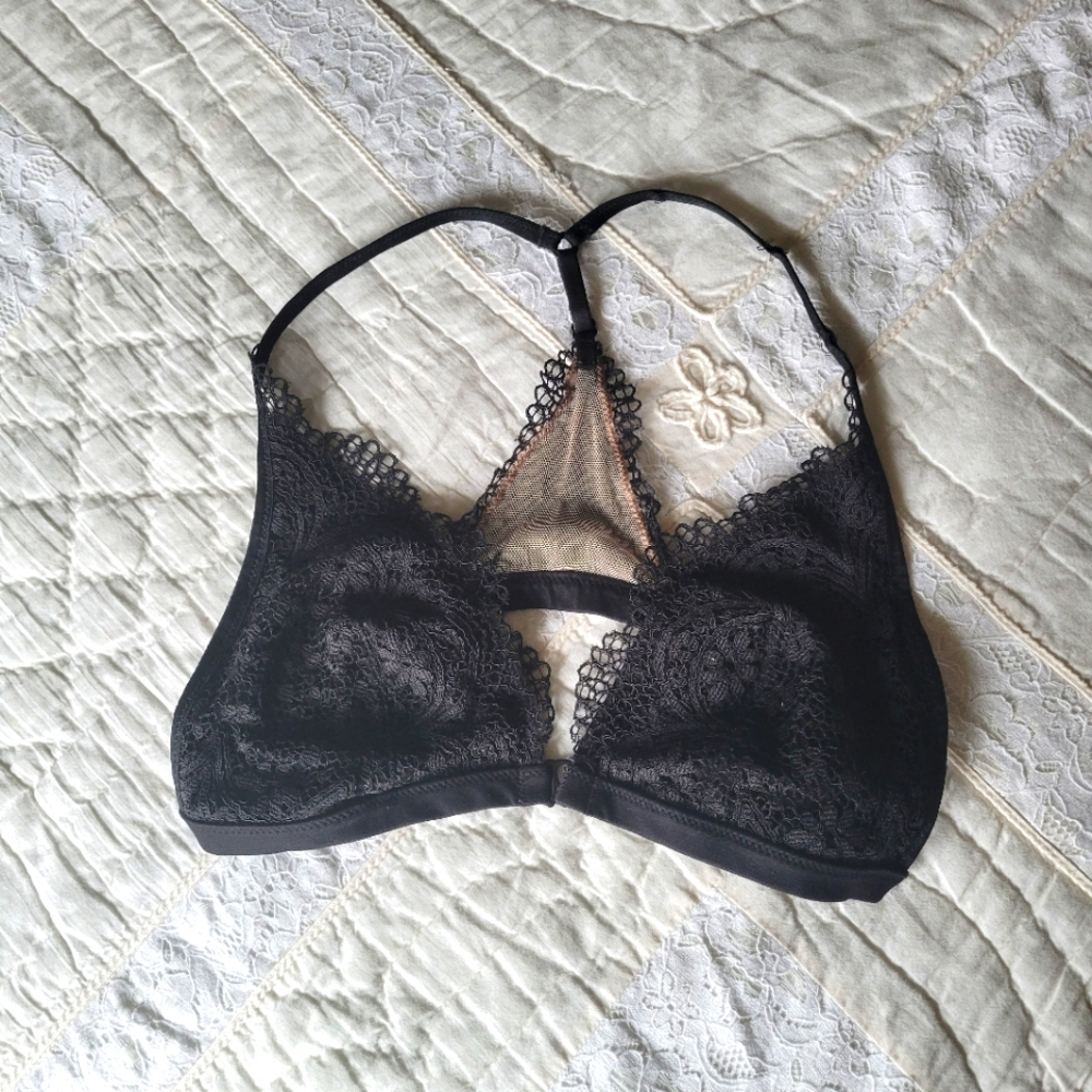 victoria's secret bralette - black lace